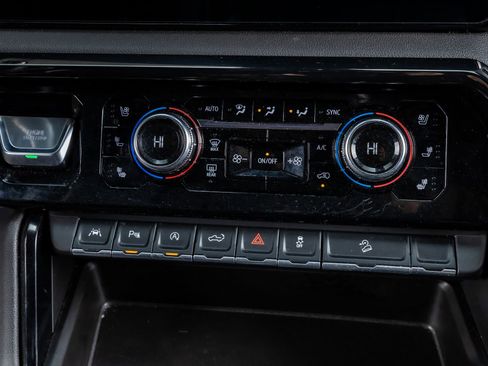 Used 2024 GMC Sierra 1500 AT4 w/ AT4 Preferred Package image 26