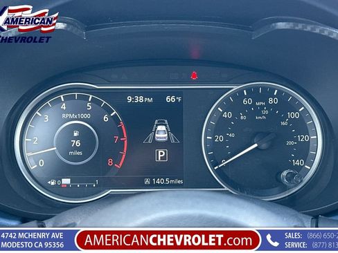 Used 2025 Nissan Versa SV FWD image 33