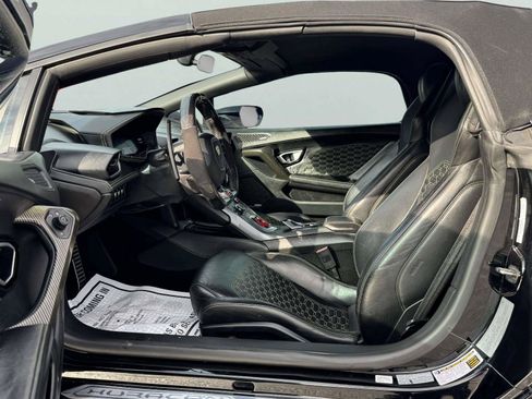 Used 2018 Lamborghini Huracan LP 580-2 RWD image 39