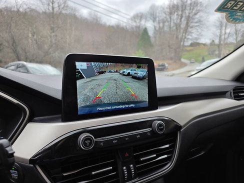 Used 2021 Ford Escape SE w/ SE Sport Appearance Package image 11