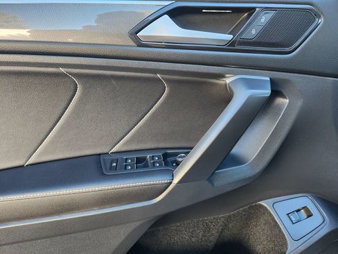 Certified 2024 Volkswagen Tiguan SE R-Line image 6