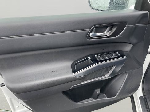 Used 2023 Nissan Pathfinder SL AWD/4WD image 22