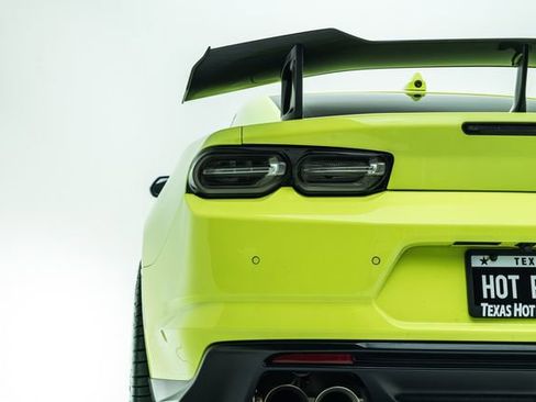 Used 2021 Chevrolet Camaro ZL1 RWD image 17