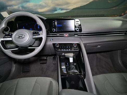 Used 2022 Hyundai Elantra SEL w/ Convenience Package FWD image 51