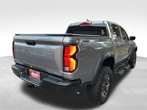 Used 2026 Chevrolet Colorado ZR2 w/ Technology Package AWD/4WD image 5