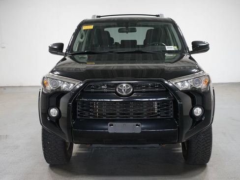 Certified 2017 Toyota 4Runner SR5 AWD/4WD image 2