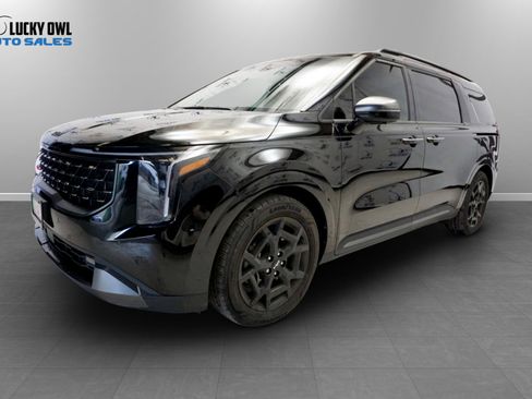 Used 2025 Kia Carnival SX w/ SX Dark Edition Package FWD image 24
