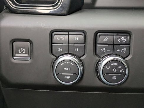Used 2024 GMC Sierra 1500 AT4X image 27