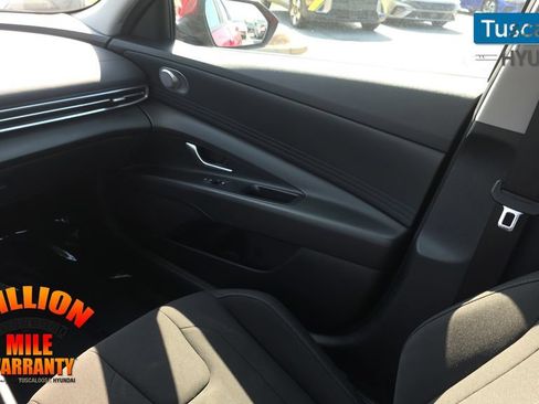 Used 2022 Hyundai Elantra SEL w/ Cargo Package FWD image 28