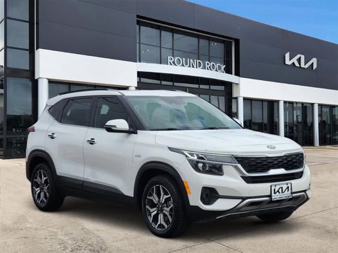 Used 2021 Kia Seltos EX image 3