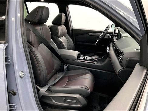 Used 2025 Honda Pilot Black Edition image 7