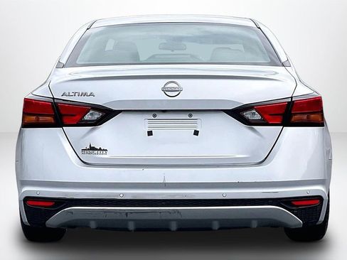 Used 2023 Nissan Altima 2.5 S FWD image 7