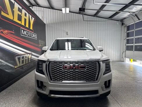 Used 2022 GMC Yukon XL Denali AWD/4WD image 34