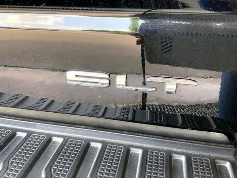Used 2024 GMC Sierra 1500 SLT w/ SLT Convenience Package RWD image 9