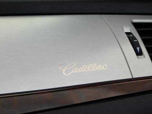 Used 2013 Cadillac Escalade Luxury RWD image 43