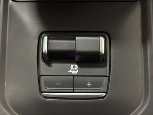 Used 2023 GMC Sierra 1500 AT4 w/ AT4 Premium Package AWD/4WD image 41