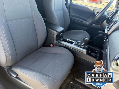 Used 2018 Toyota Tacoma TRD Off-Road w/ Technology Package image 11