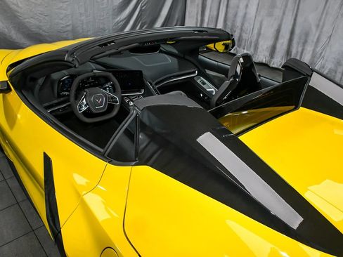 Used 2025 Chevrolet Corvette Stingray Preferred Conv w/ 2LT RWD image 73