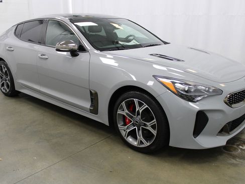 Used 2019 Kia Stinger GT1 image 4