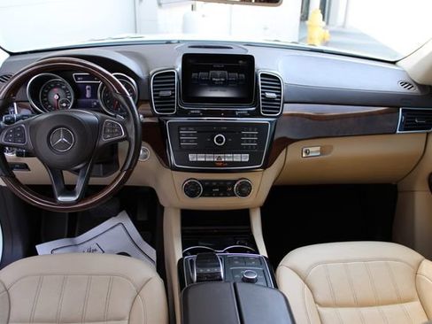 Used 2017 Mercedes-Benz GLS 450 4MATIC image 26