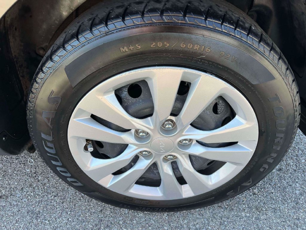 Used 2023 Kia Soul LX FWD image 34