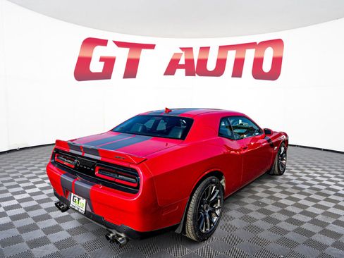 Used 2015 Dodge Challenger SRT w/ Technology Group image 7