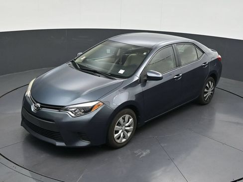 Used 2015 Toyota Corolla LE FWD image 15