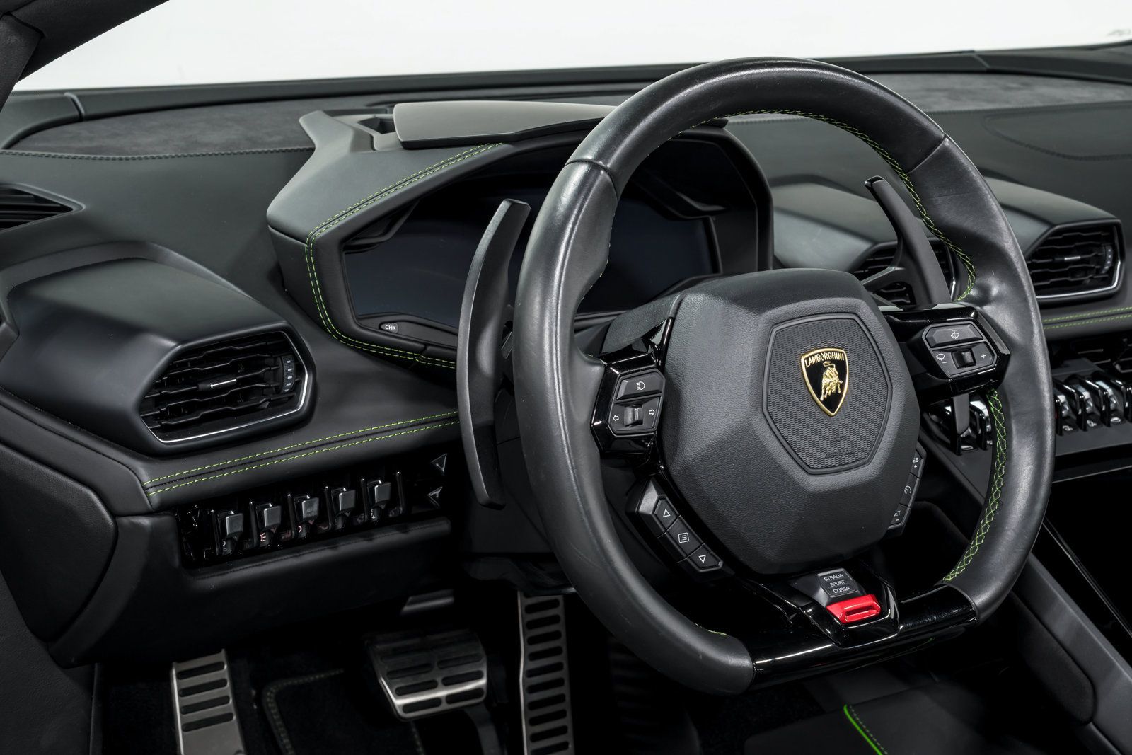 Used 2020 Lamborghini Huracan EVO AWD/4WD image 13