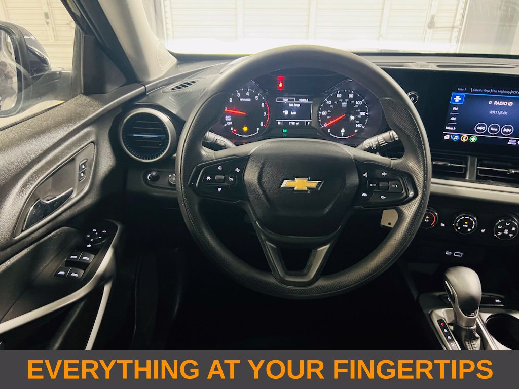 Used 2024 Chevrolet Trax LS w/ LS Convenience Package FWD image 5