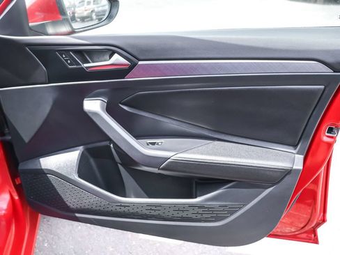 Certified 2023 Volkswagen Jetta SE FWD image 33