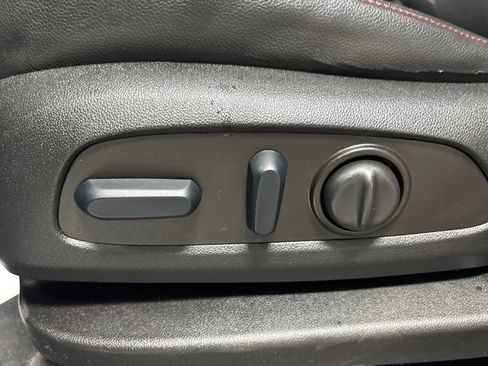 Used 2023 Chevrolet Equinox RS w/ RS Leather Package AWD/4WD image 30