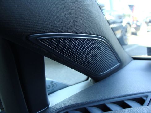 Used 2017 Volkswagen Golf S image 29