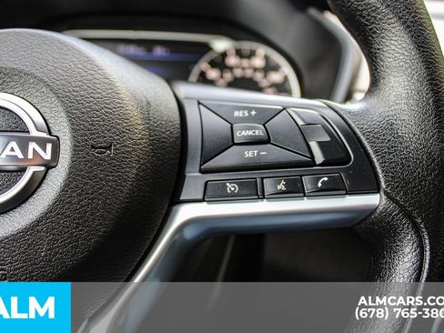 Used 2025 Nissan Altima 2.5 SV FWD image 25