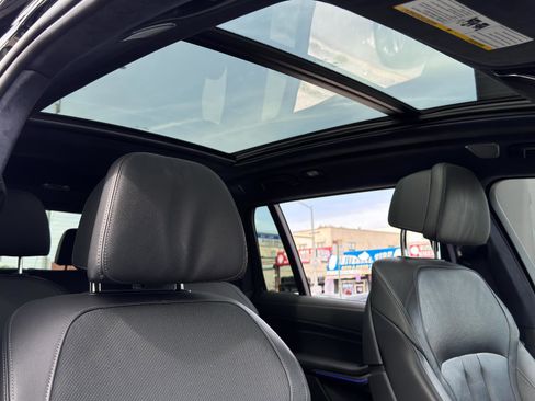 Used 2022 BMW X7 xDrive40i w/ Premium Package image 29