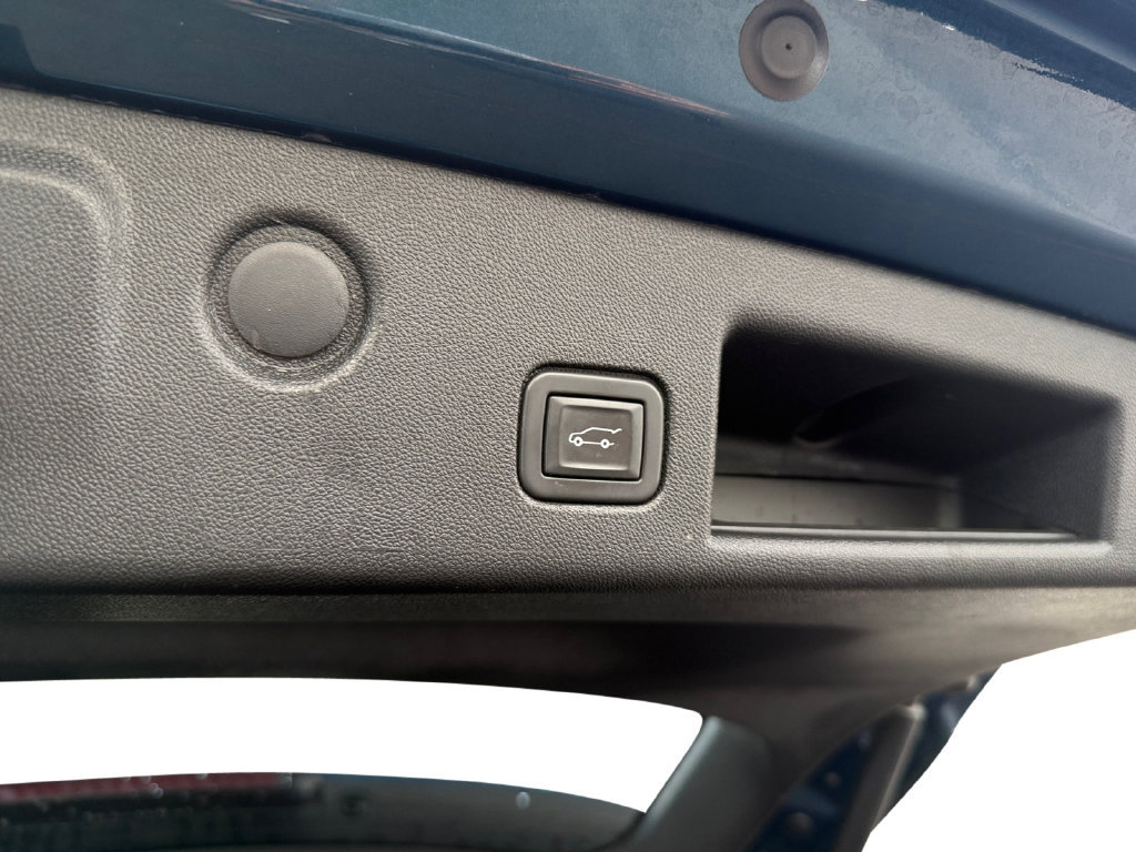 Used 2021 Chevrolet Equinox LT FWD image 27
