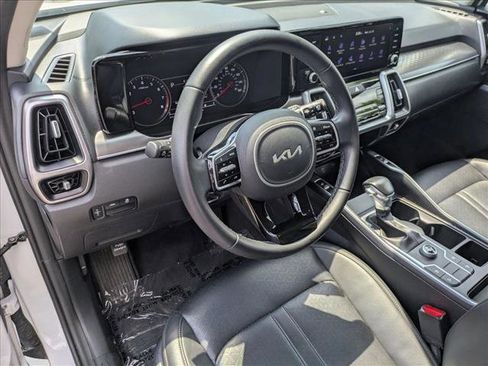 Used 2022 Kia Sorento S image 10