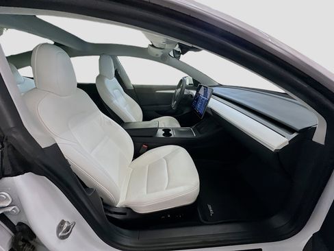 Used 2021 Tesla Model 3 Long Range image 32