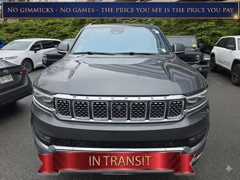 Used 2022 Jeep Grand Wagoneer Series III w/ Flexible Seating Group AWD/4WD image 2
