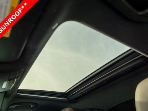 Used 2017 Mercedes-Benz E 300 E 300 image 17