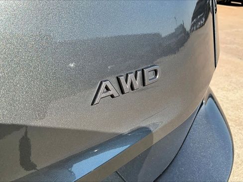 Used 2025 Nissan Rogue SV AWD/4WD image 9