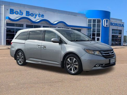Used 2016 Honda Odyssey Touring image 3