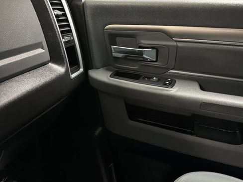 Used 2017 RAM 1500 Classic SLT RWD image 16