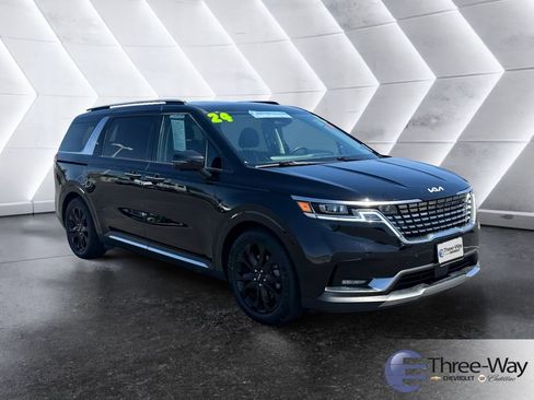 Used 2024 Kia Carnival SX Prestige image 7