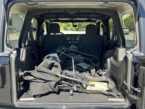 Used 2022 Jeep Wrangler Unlimited Sahara w/ Dual Top Group image 24