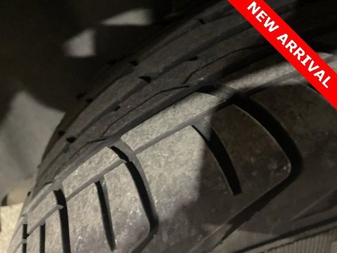 Used 2015 Dodge Challenger SXT Plus image 15