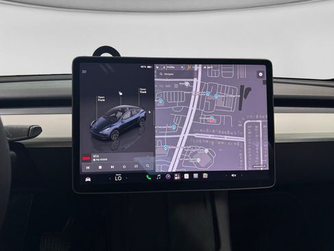 Used 2025 Tesla Model Y Long Range RWD image 9