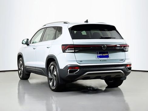 New 2026 Volkswagen Taos SE AWD/4WD image 5