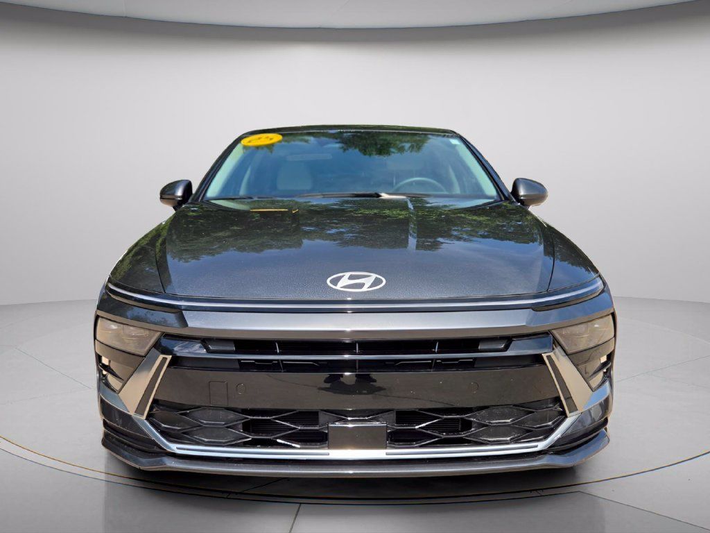 Used 2025 Hyundai Sonata SEL FWD image 4