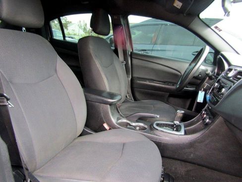 Used 2014 Chrysler 200 LX FWD image 13