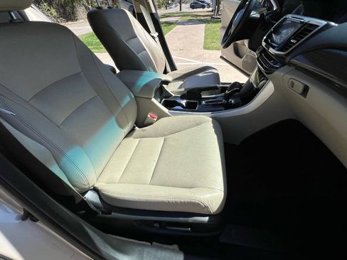 Used 2017 Honda Accord EX-L image 30